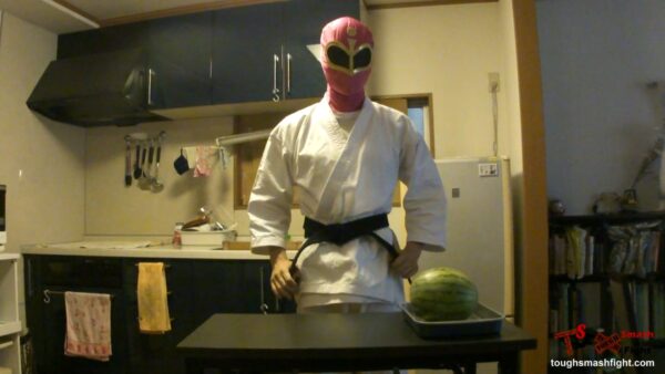 TSF005　GIANT Rina chops watermelon by hand - Image 2